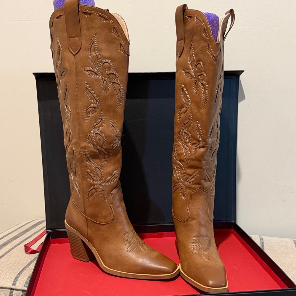 Isnom Chic Caramel Brown Vegan Leather Knee High Cowgirl Boots